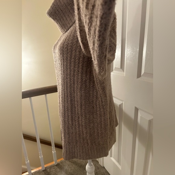 Anthropologie Oversized Chunky Turtleneck Swearer - Picture 6 of 11
